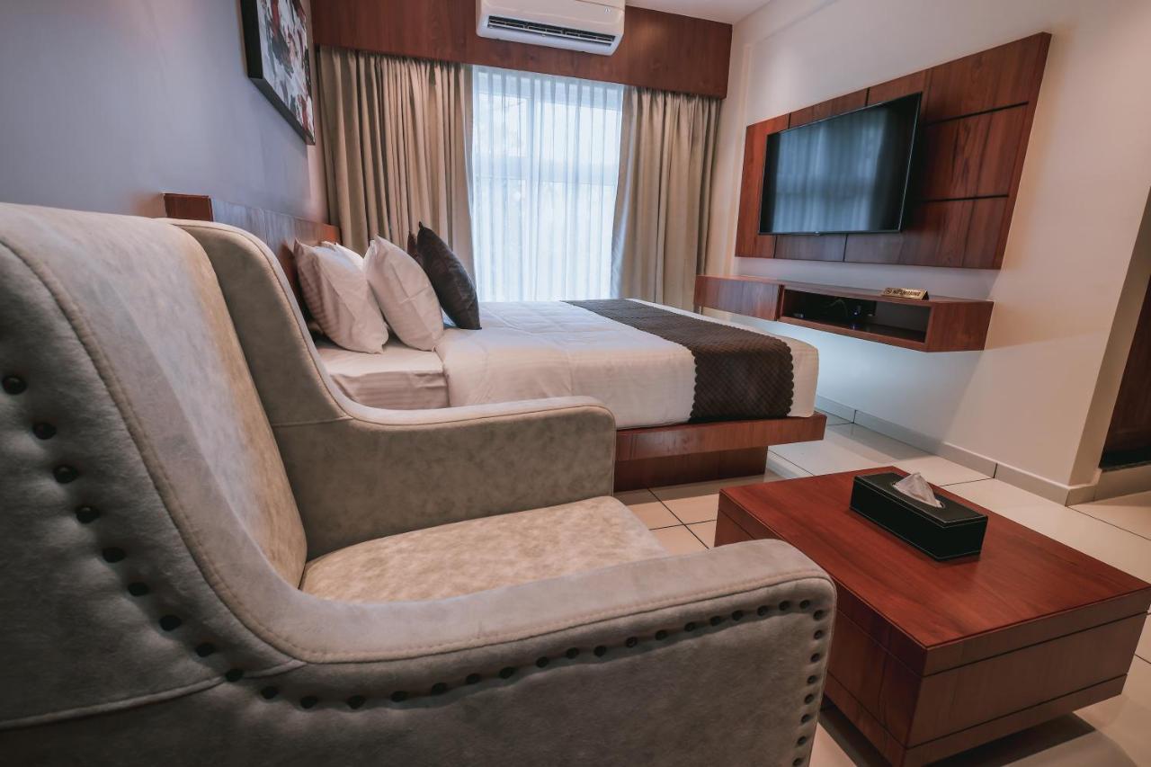 Fortview Suites Kāsaragod Esterno foto