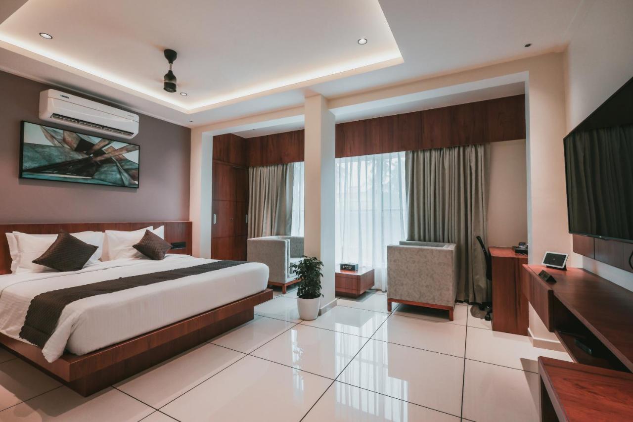 Fortview Suites Kāsaragod Esterno foto