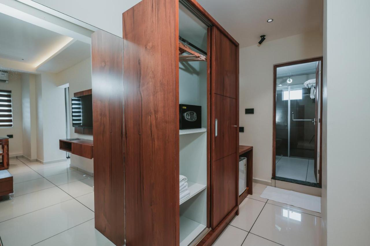Fortview Suites Kāsaragod Esterno foto