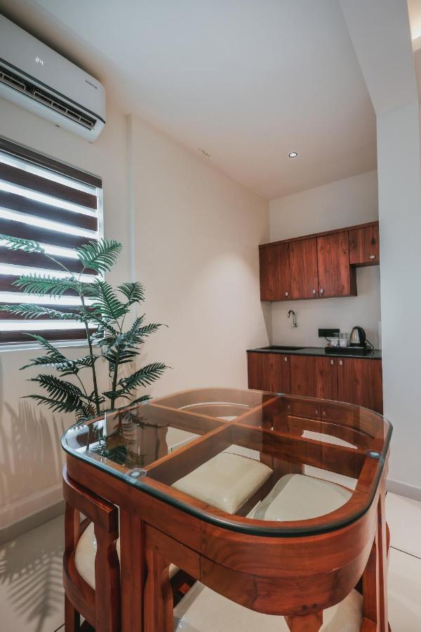 Fortview Suites Kāsaragod Esterno foto