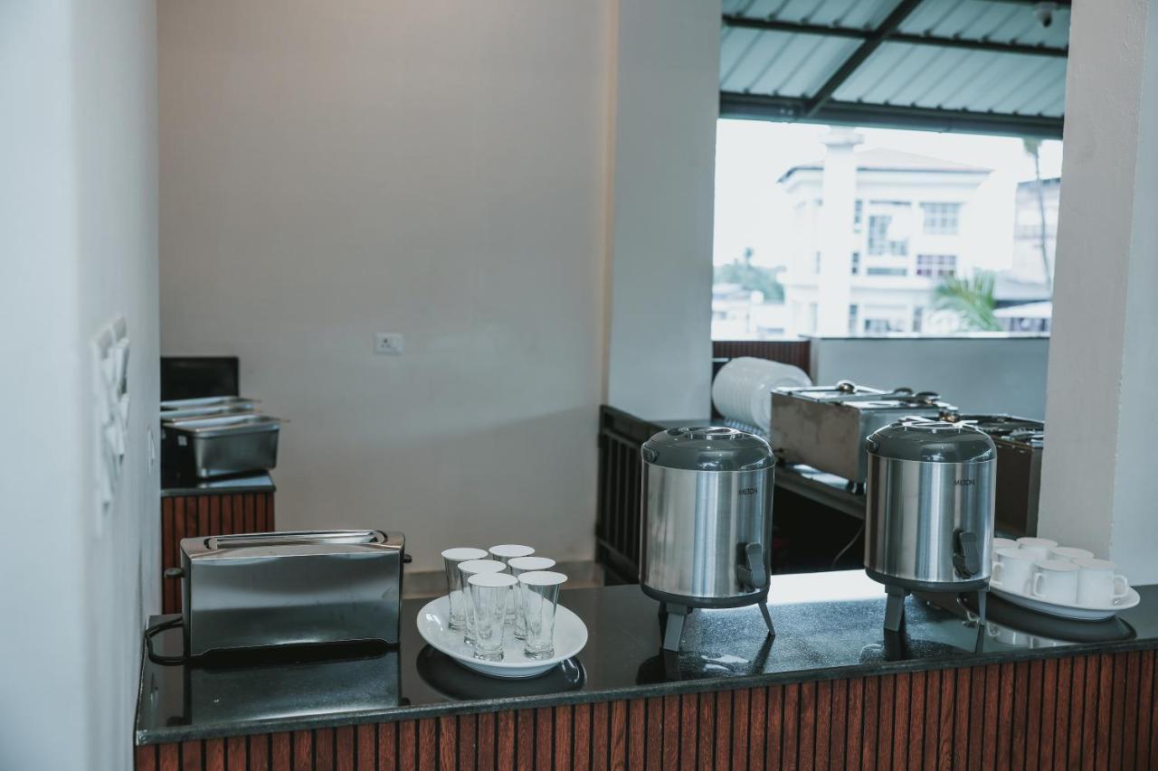 Fortview Suites Kāsaragod Esterno foto