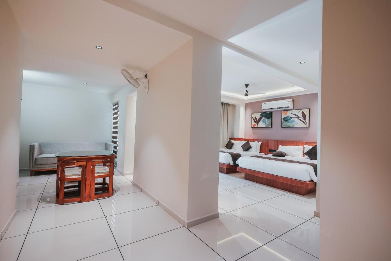 Fortview Suites Kāsaragod Esterno foto