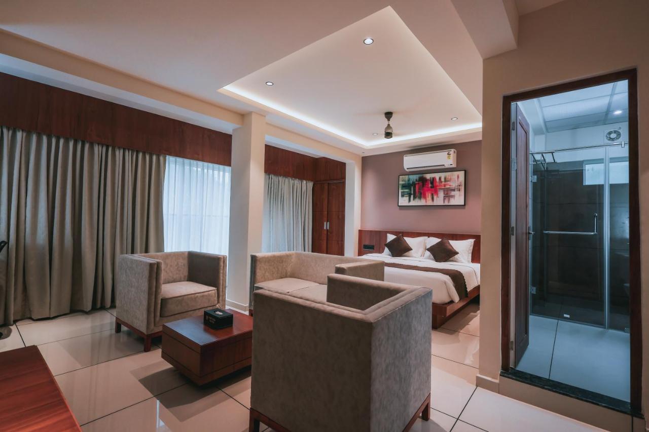 Fortview Suites Kāsaragod Esterno foto