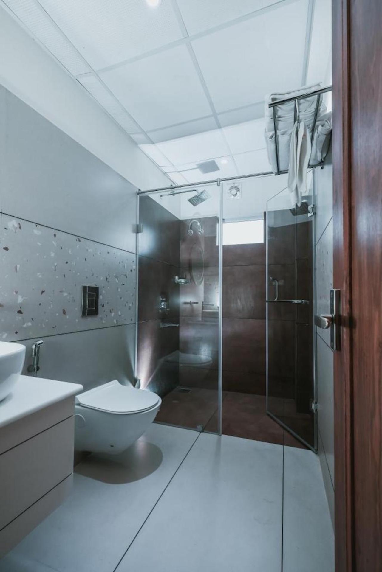 Fortview Suites Kāsaragod Esterno foto